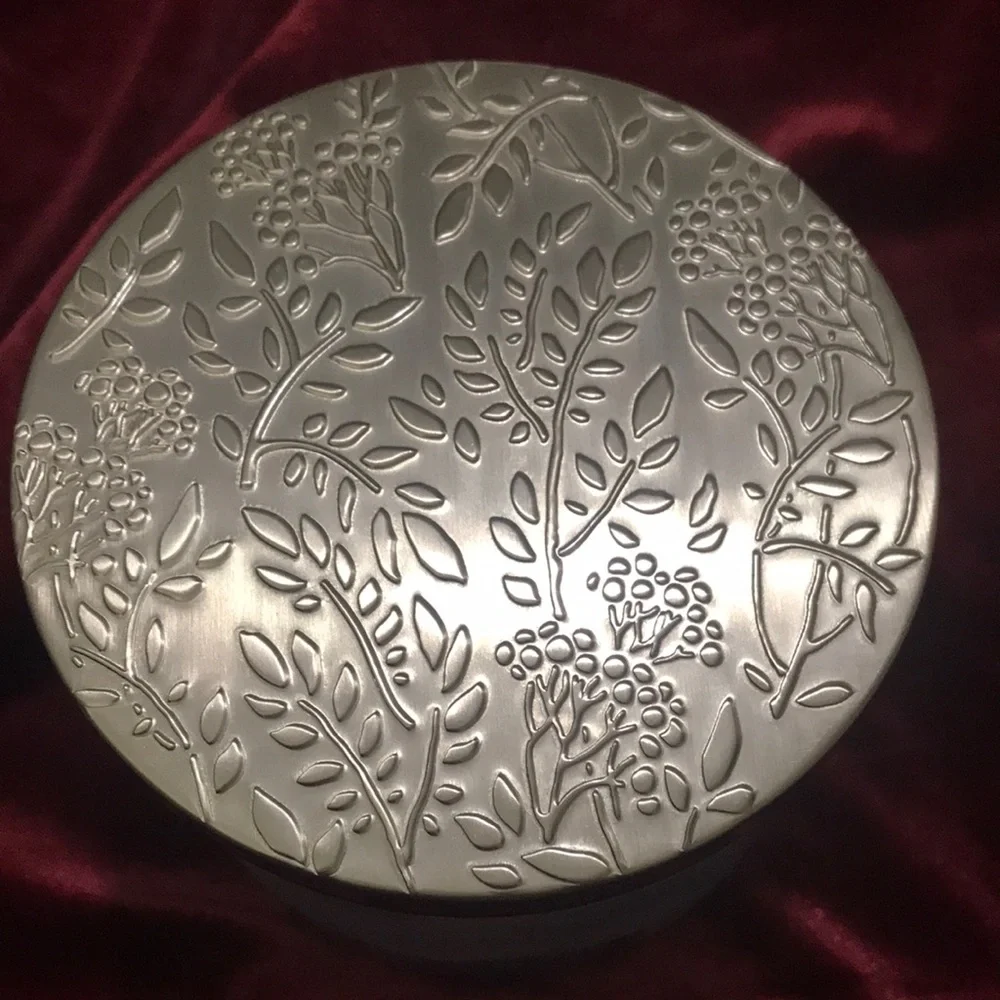 NEW- Under the Magnolia Tree- White Barn/ Bath & Body Works - Picture 3 of 5